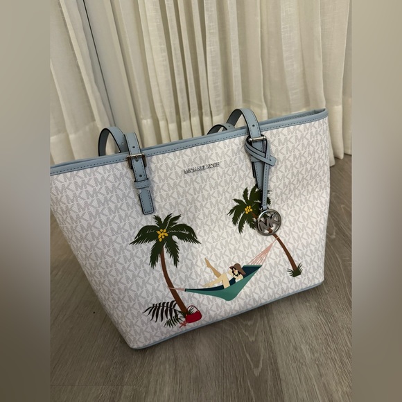 Michael Kors Handbag - Picture 6 of 6